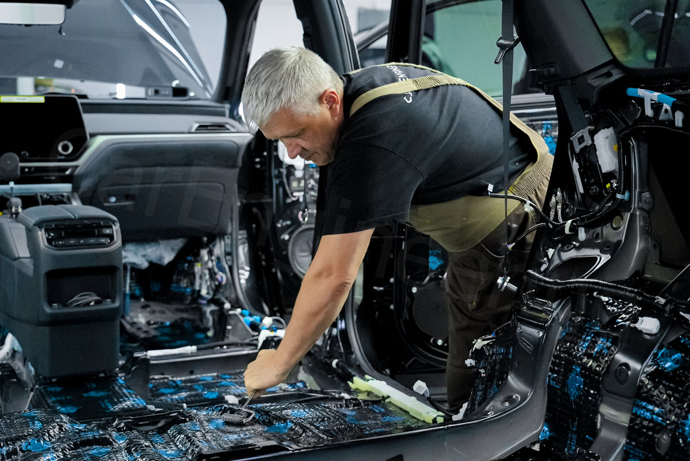 Процесс шумоизоляции Lexus TX